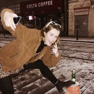 Meet your Posher, Anna